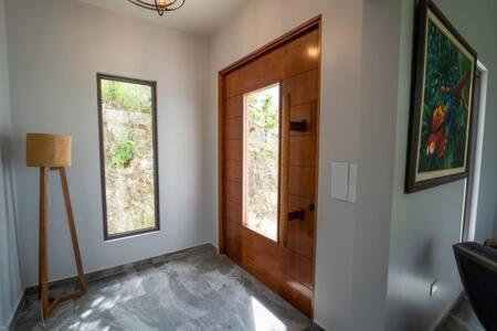 Modern Villa Overlooking Macal River Valley Benque Viejo Del Carmen Exterior photo